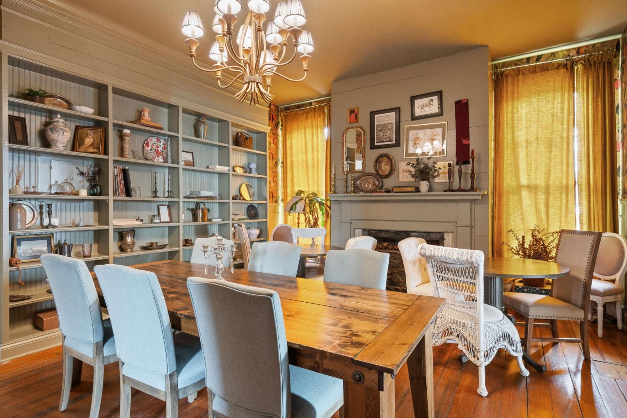Cozy Corner In Frankfort Hideaway *